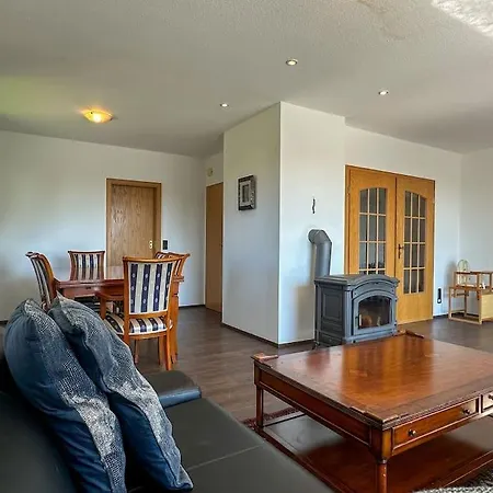 דירה Benedenappartement In Met Uitzicht En Balkon ווינטרברג