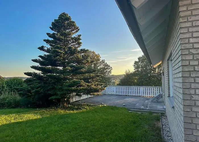 Benedenappartement In Met Uitzicht En Balkon Winterberg